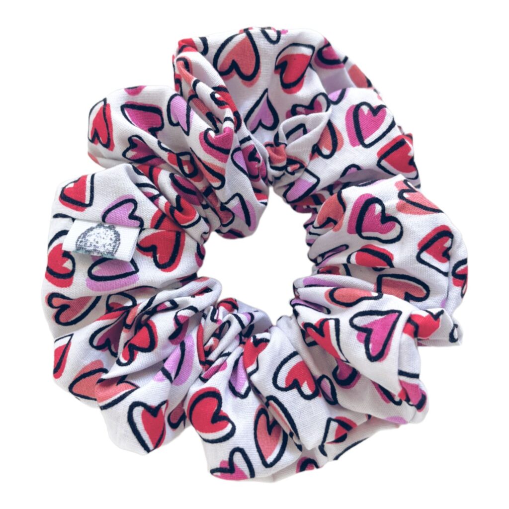 Sweetheart Vibes – Βαμβακερό Χειροποίητο Scrunchie