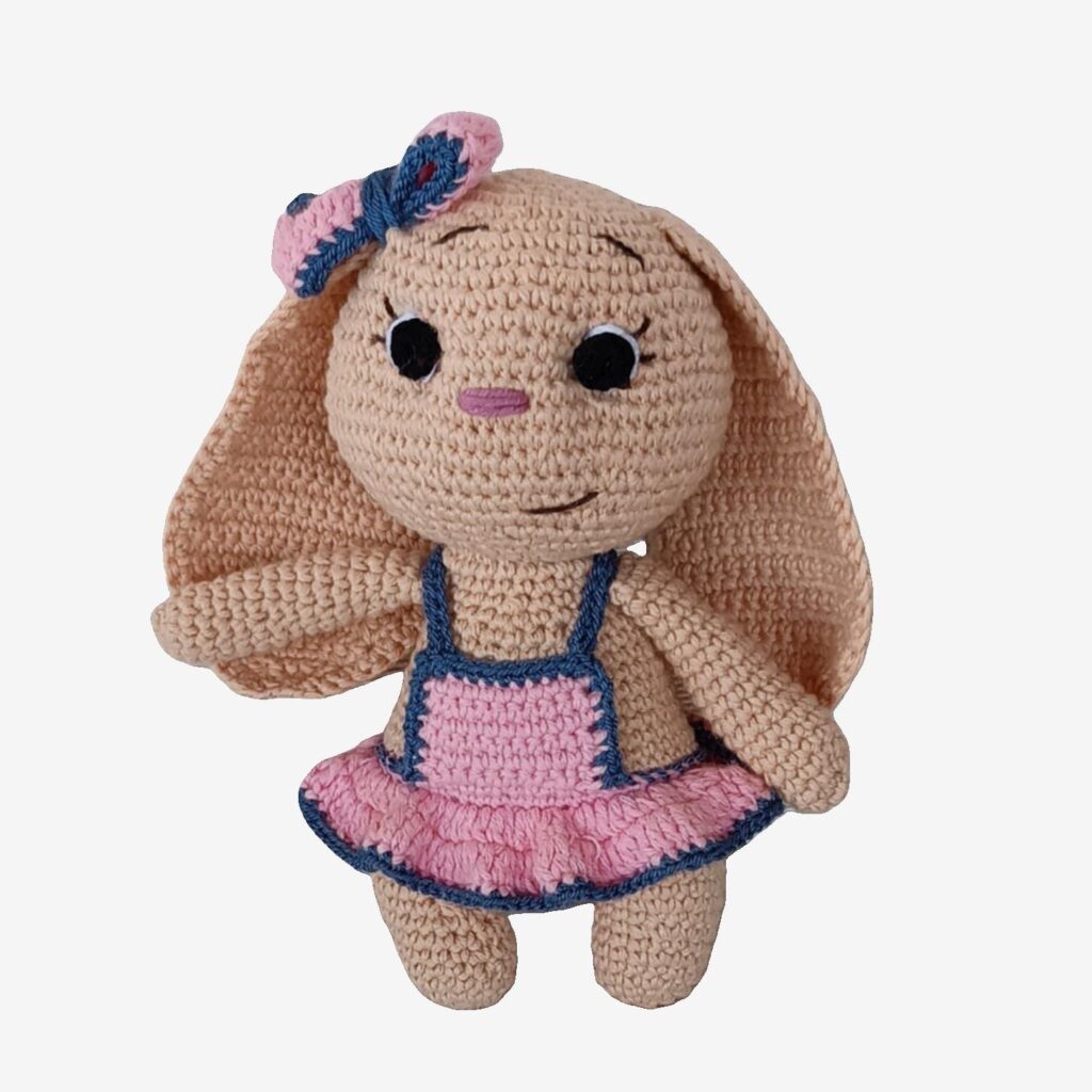 Πλεκτή χειροποίητη λαγουδίνα (amigurumi)