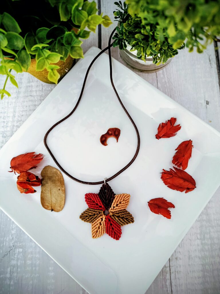 Κολιέ Boho style φύλλα micro macrame πολύχρωμο