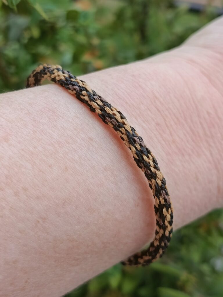 Χειροποίητο βραχιόλι macrame, leopard prints