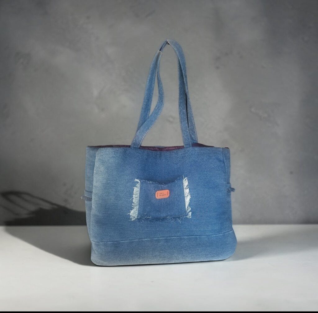 Upcycled Τζιν Τσάντα Ώμου «Kiki's Re-jeans»
