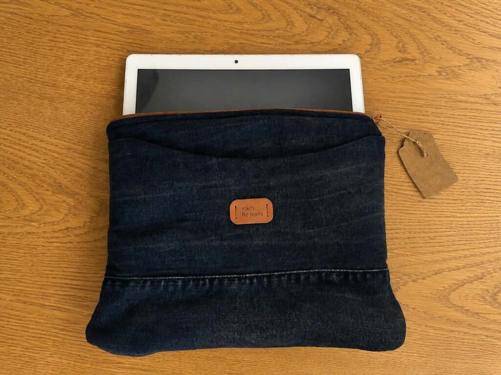 Χειροποίητη 2 σε 1 Θήκη Tablet & Clutch από Ανακυκλωμένο Τζιν