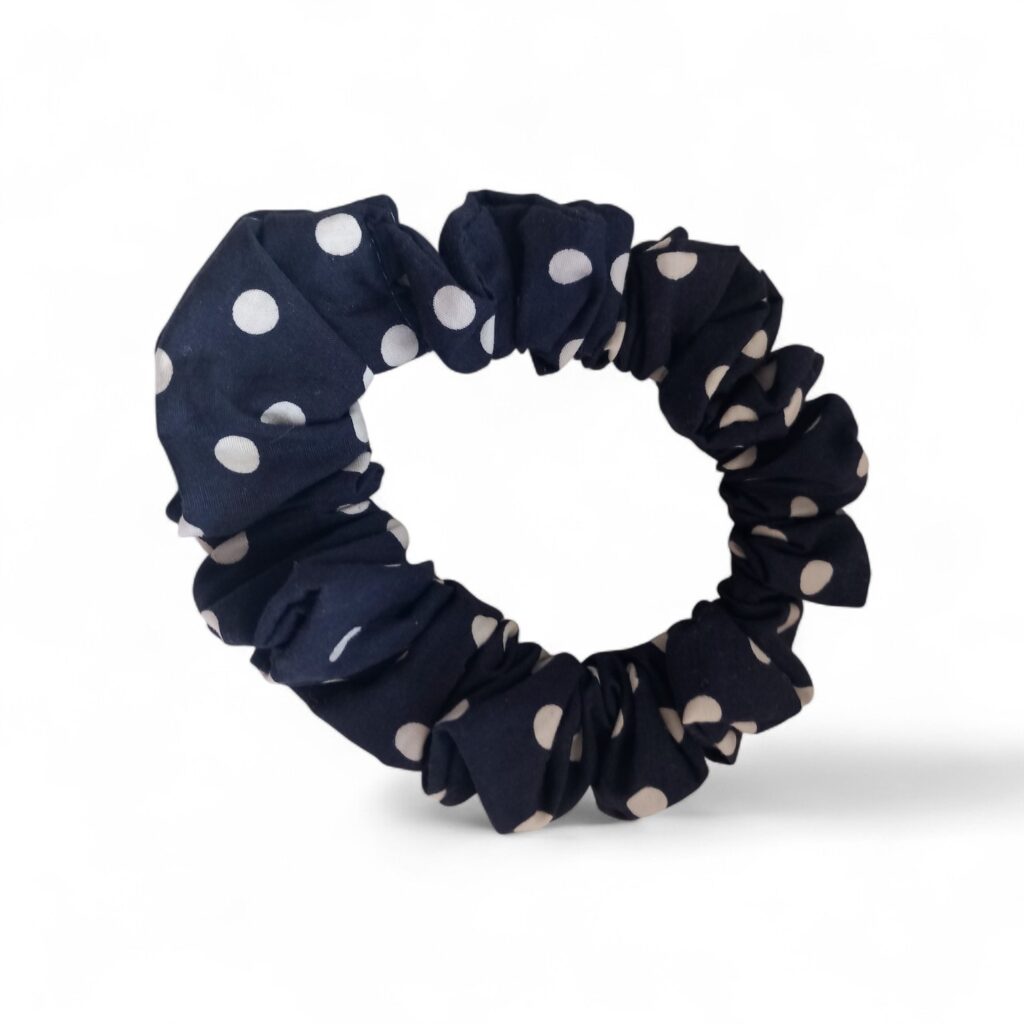 Χειροποίητο "Rosie" scrunchie πουά μπλε