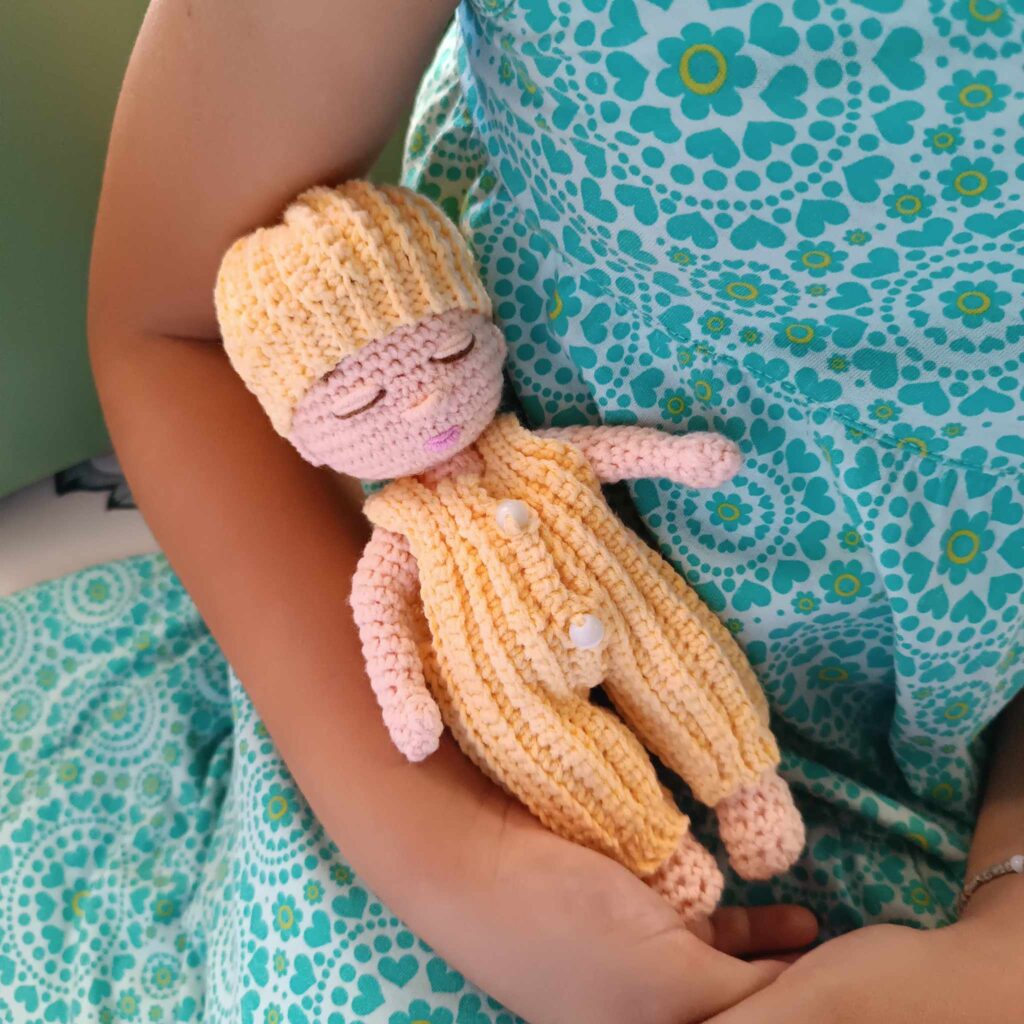 "Μωράκι στον υπνόσακο" χειροποίητο amigurumi ύψους 20 εκ