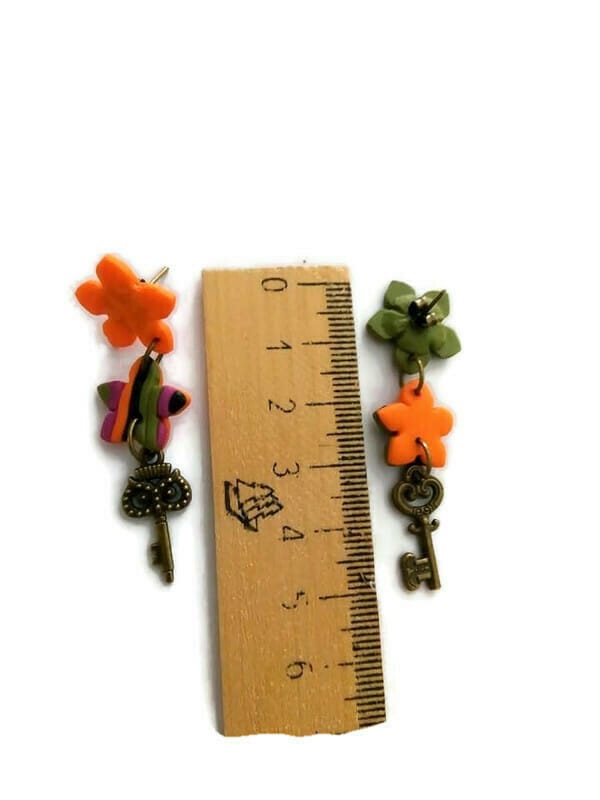 Καρφωτά σκουλαρίκια από πολυμερικό πηλό | Flowers and Keys