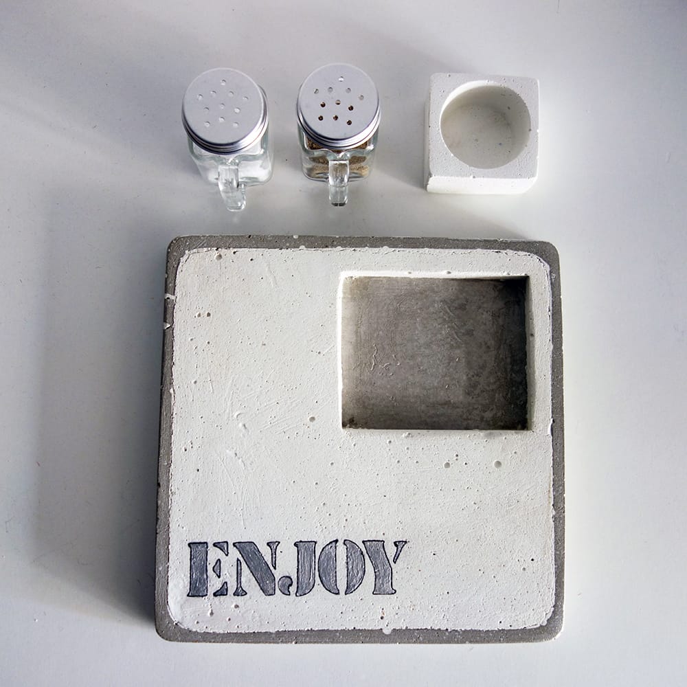 Τσιμεντένιο Σετ Για Το Αβγό "ENJOY"