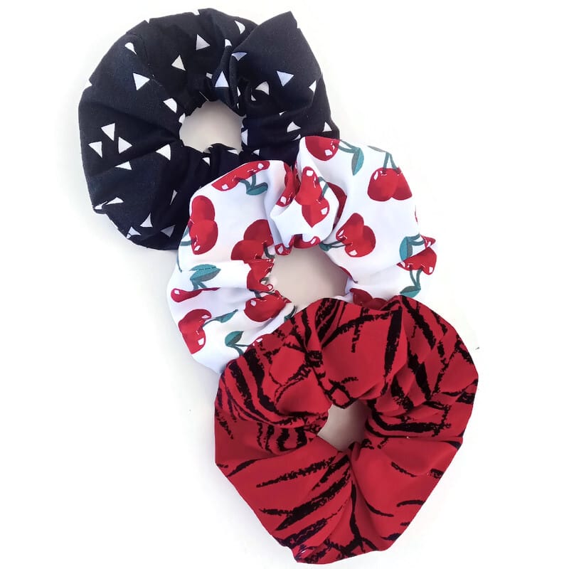 All day scrunchies σε μαύρο κόκκινο λευκό