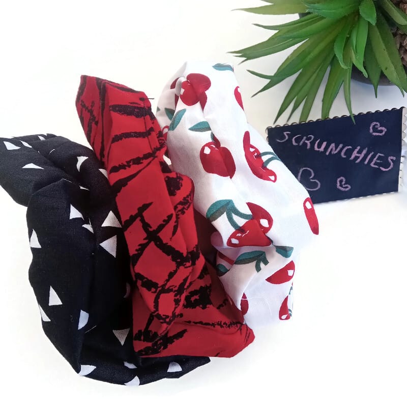All day scrunchies σε μαύρο κόκκινο λευκό
