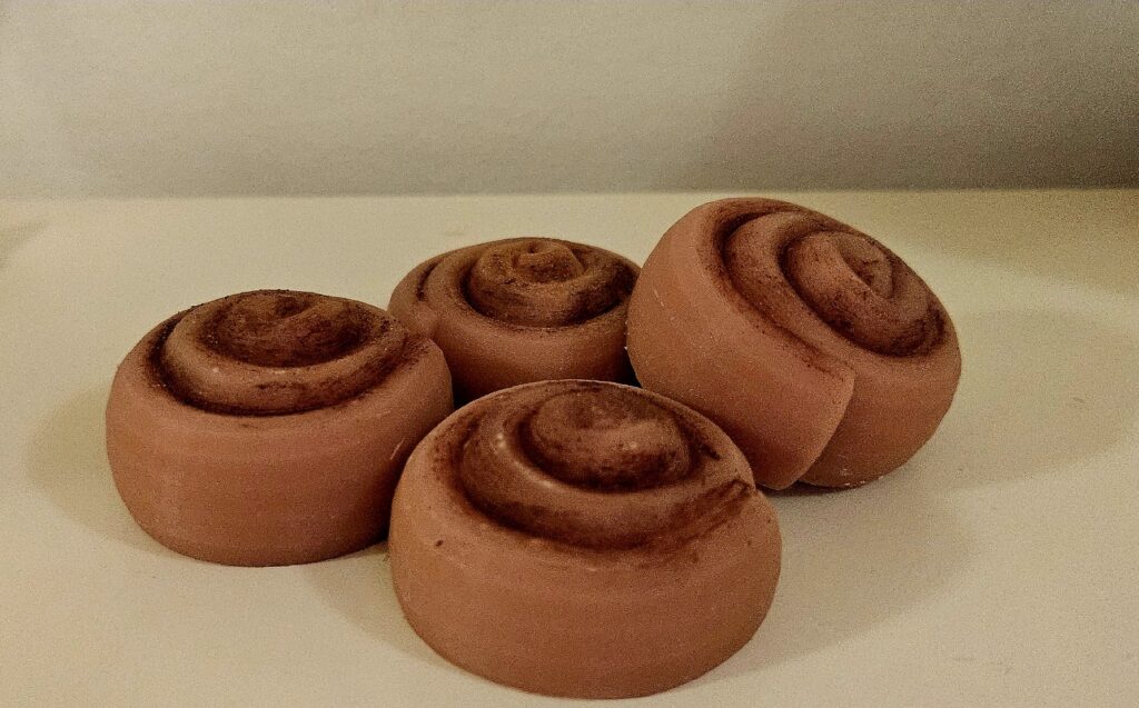 4 μικρά wax melts cinnamon rolls