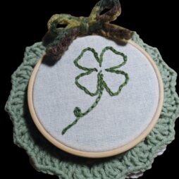 Κέντημα σε τελάρο "Four Leaf Clover"