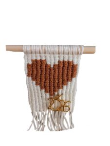 Γούρι 2026 μαγνητάκι καρδιά με την τεχνική macrame (κομποδεκτική )