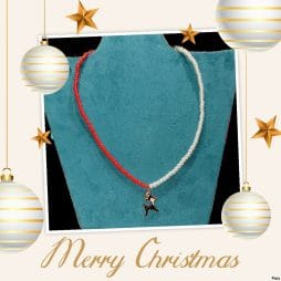 Χειροποιητο Κολιε με λευκες περλες , μπορντοκοκκινες τσεχικες χαντρες και ατσαλινο χρυσο ελαφακι με μαυρο και ασπρο σμαλτο.