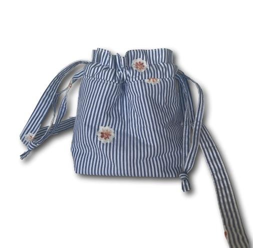 Blue-white drawstring bag