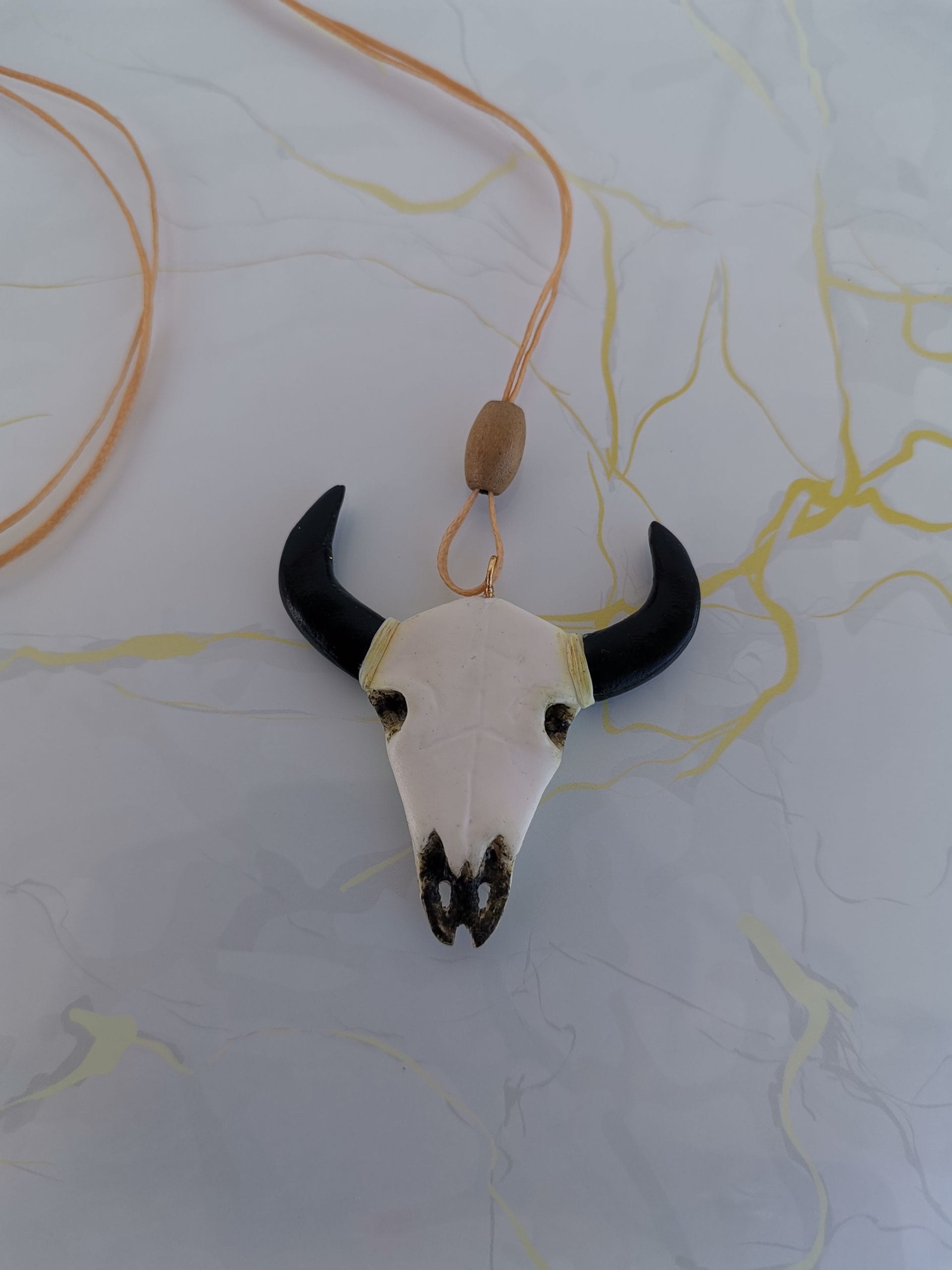 Handmade κολιέ “taurus” μαύρο – άσπρο