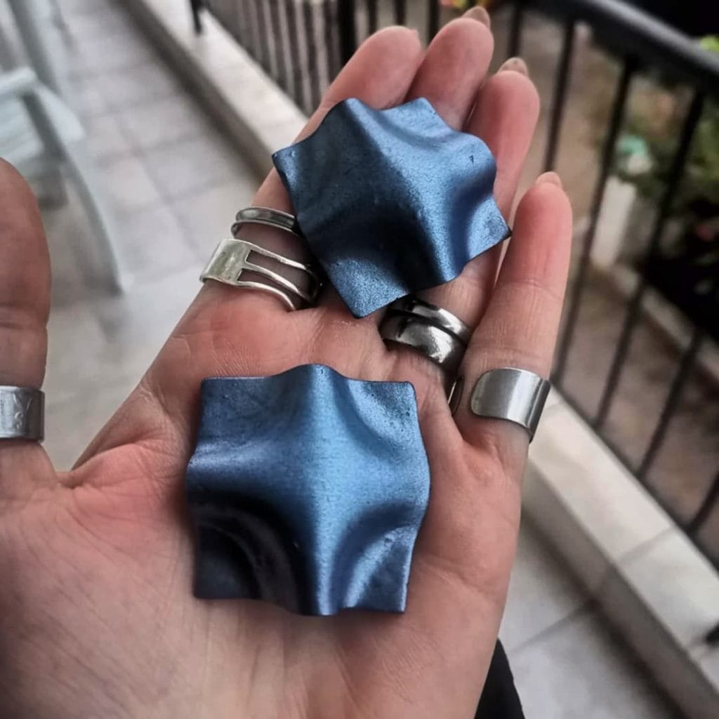 Handmade σκουλαρίκια "silky squares" μπλέ μετταλικο