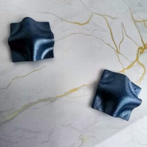Handmade σκουλαρίκια “silky squares” μπλέ μετταλικο