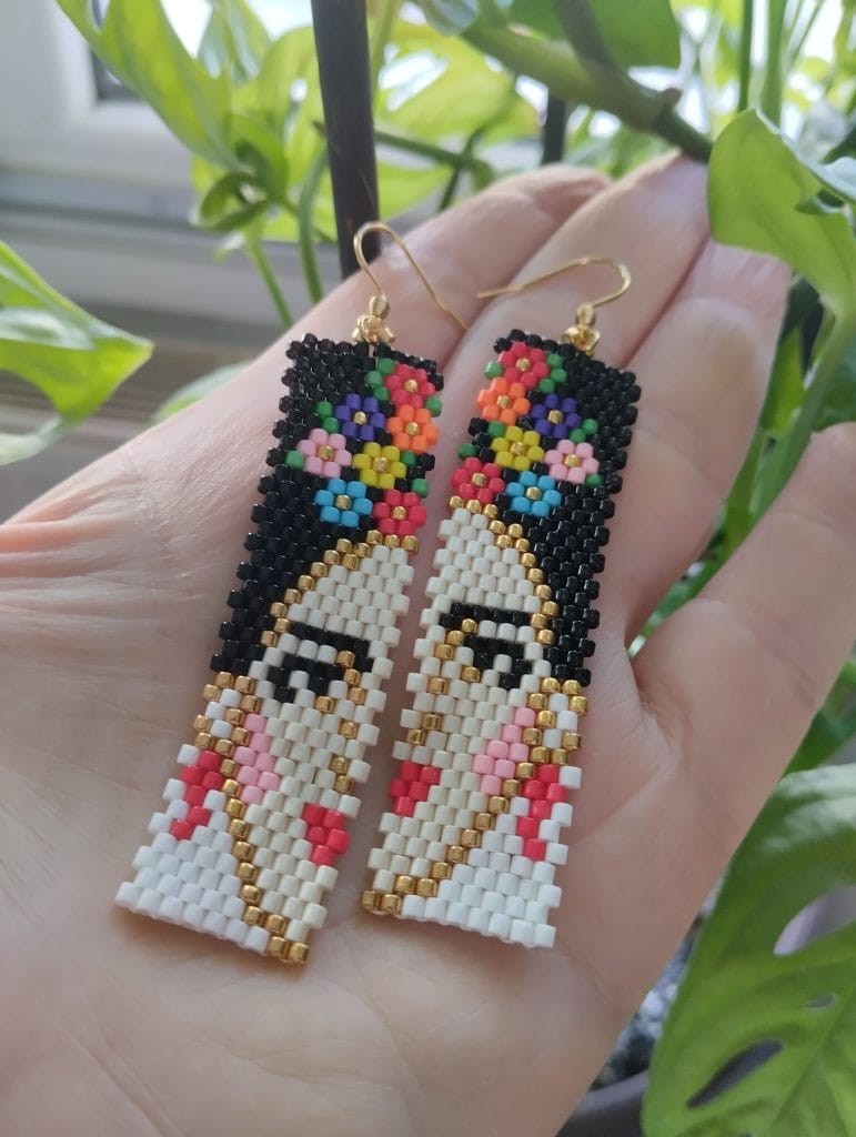 Ατσάλινα σκουλαρίκια κρεμαστά Frida Kahlo, miyuki.