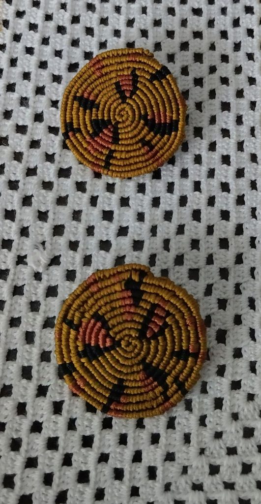 Σκουλαρίκια macrame leopard καρφωτά