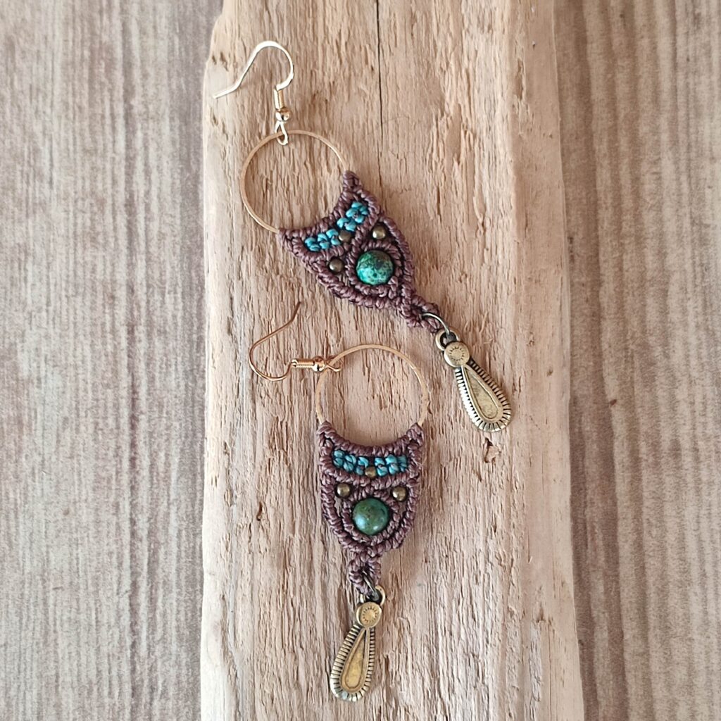 Σκουλαρίκια χειροποίητα boho Mακραμέ με χάντρες