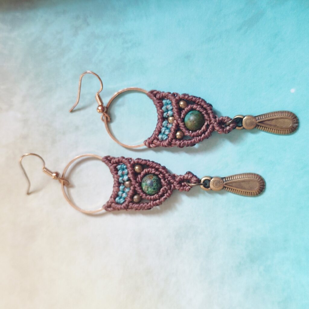 Σκουλαρίκια χειροποίητα boho Mακραμέ με χάντρες