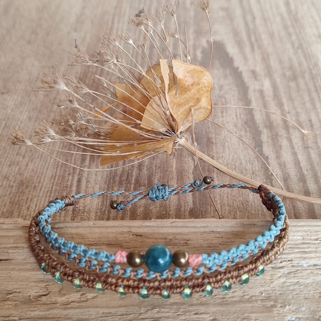 Βραχιόλι boho μακραμέ με χάντρες