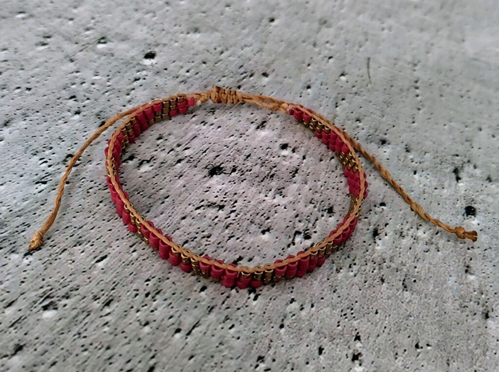 Βραχιόλι χεριού γυναικείο miyuki macrame