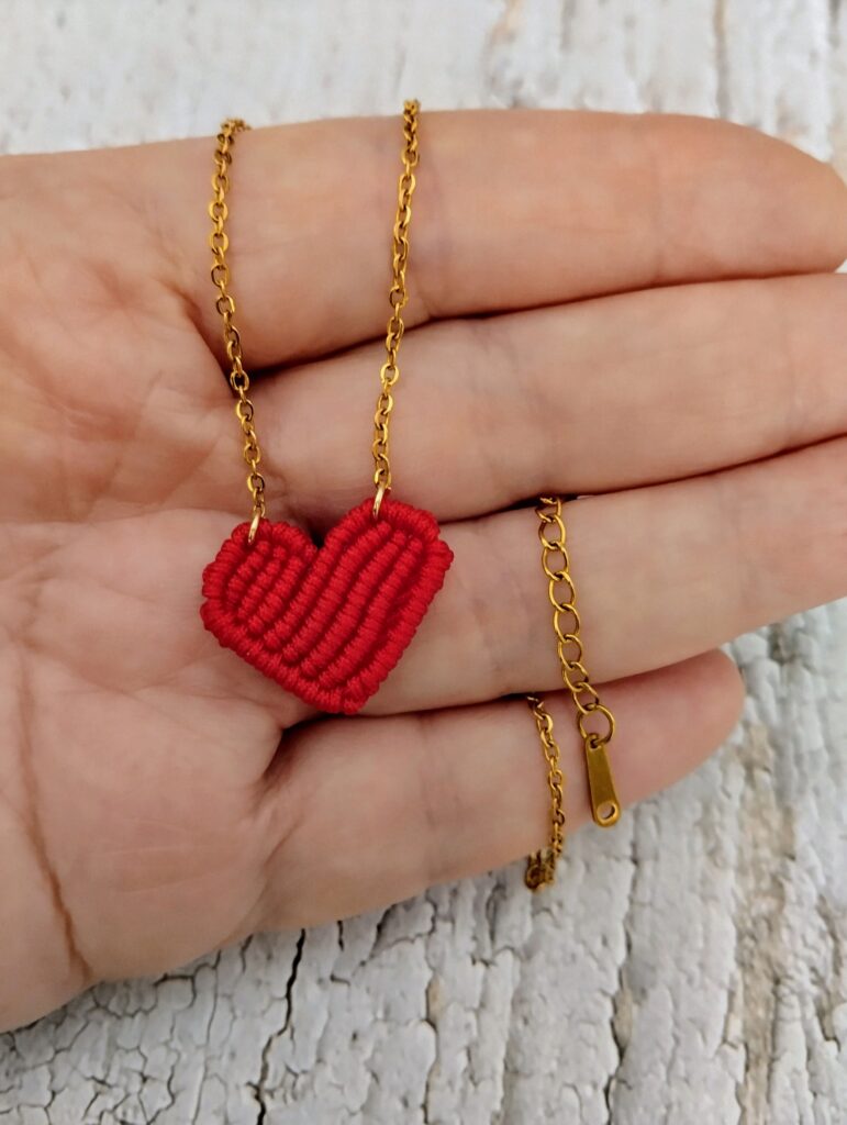Ατσάλινο κολιέ καρδιά macrame 1