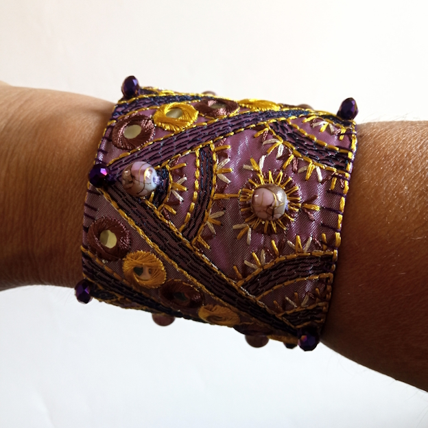 Γυναικείο βραχιόλι boho χειροποίητο με κρύσταλλα