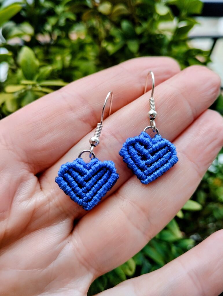 Χειροποίητα σκουλαρίκια μπλέ boho micro macrame