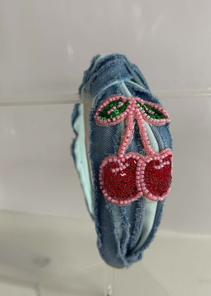 Στέκα μαλλιών denim με κέντημα!