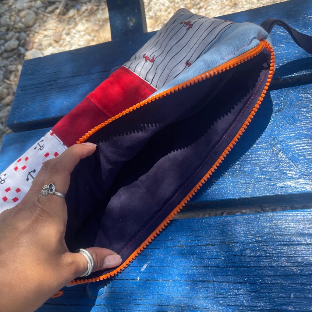 Χειροποίητο clutch & pouch Into The Ocean