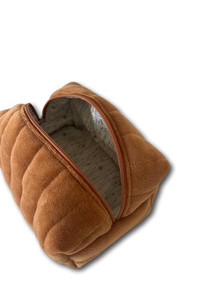 Light brown velvet-garland beauty bag