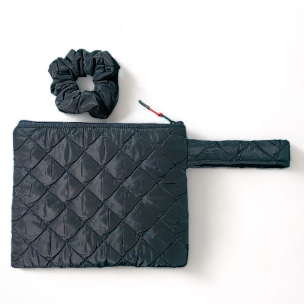 Μαυρο καπιτονέ clutch bag