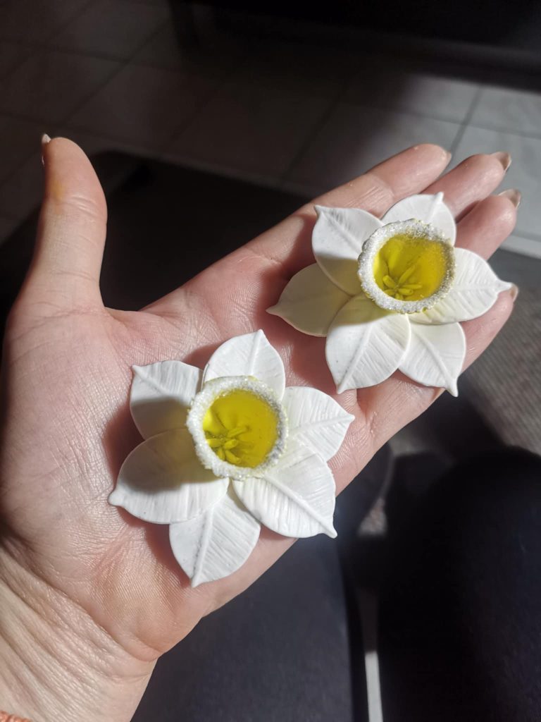 Handmade σκουλαρίκια "narcissus" λευκά, κίτρινα