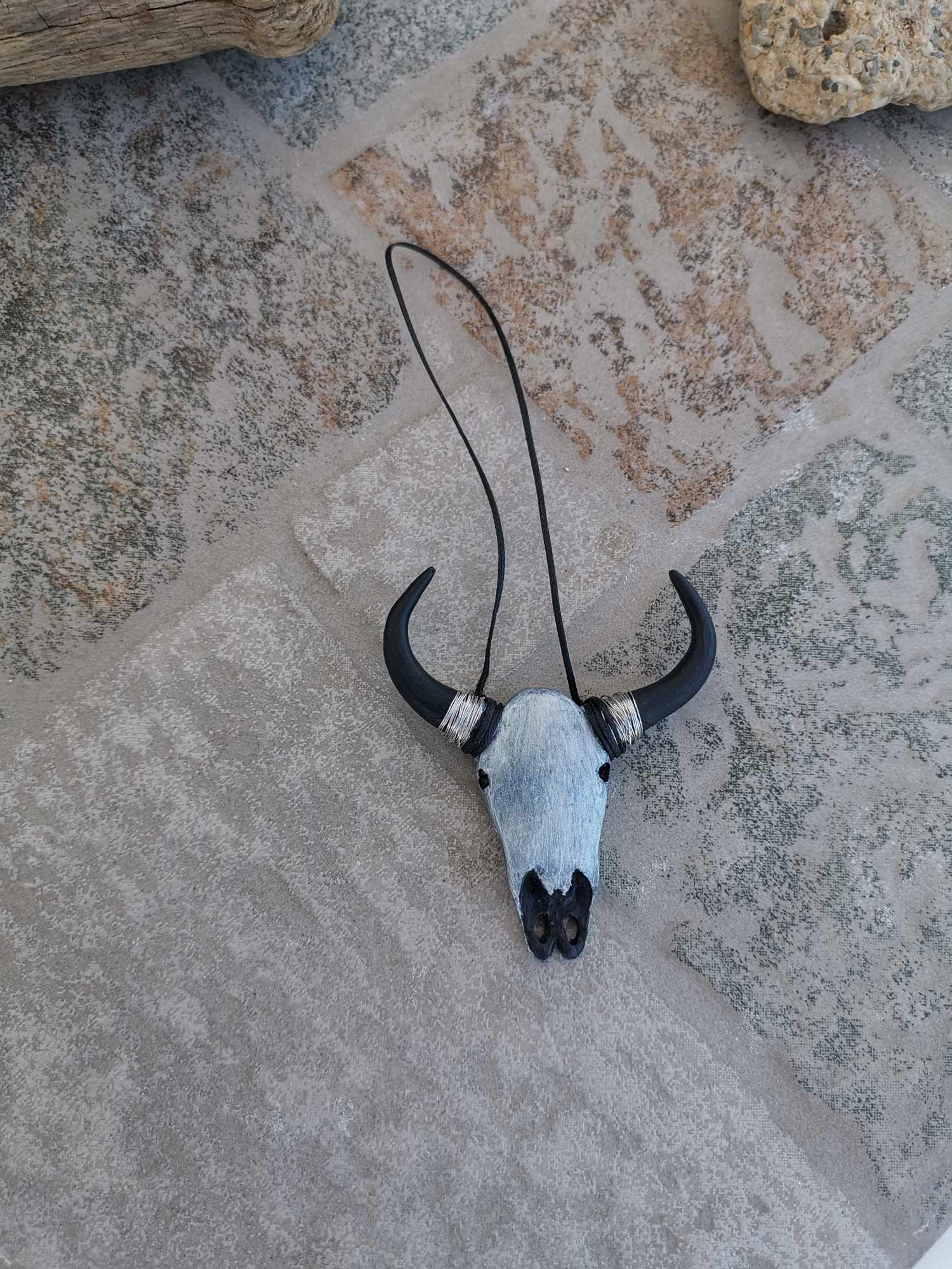 Handmade μπρελοκ "buffalo" μαύρο ασημί