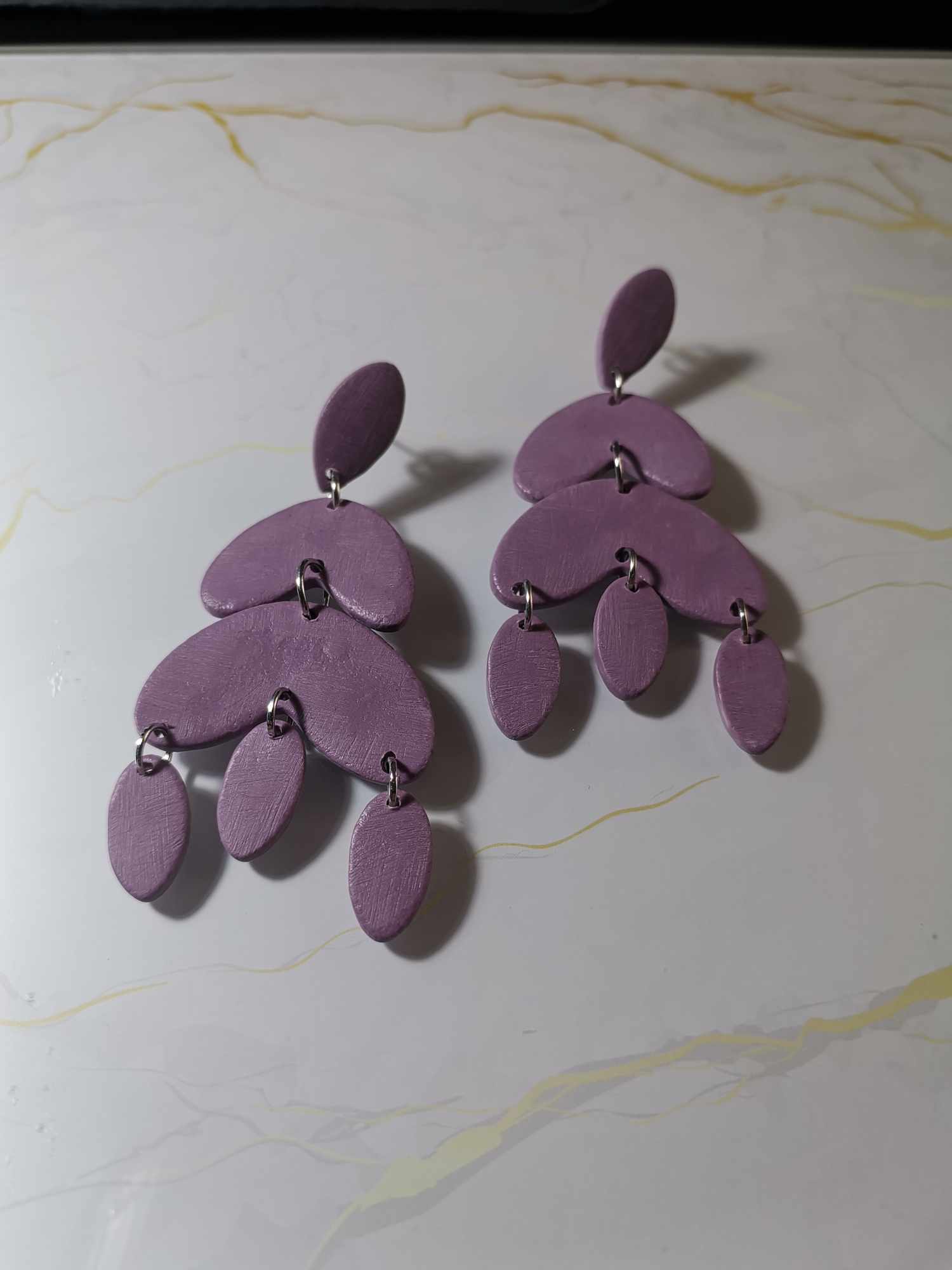 Handmade σκουλαρίκια μωβ “scratches”