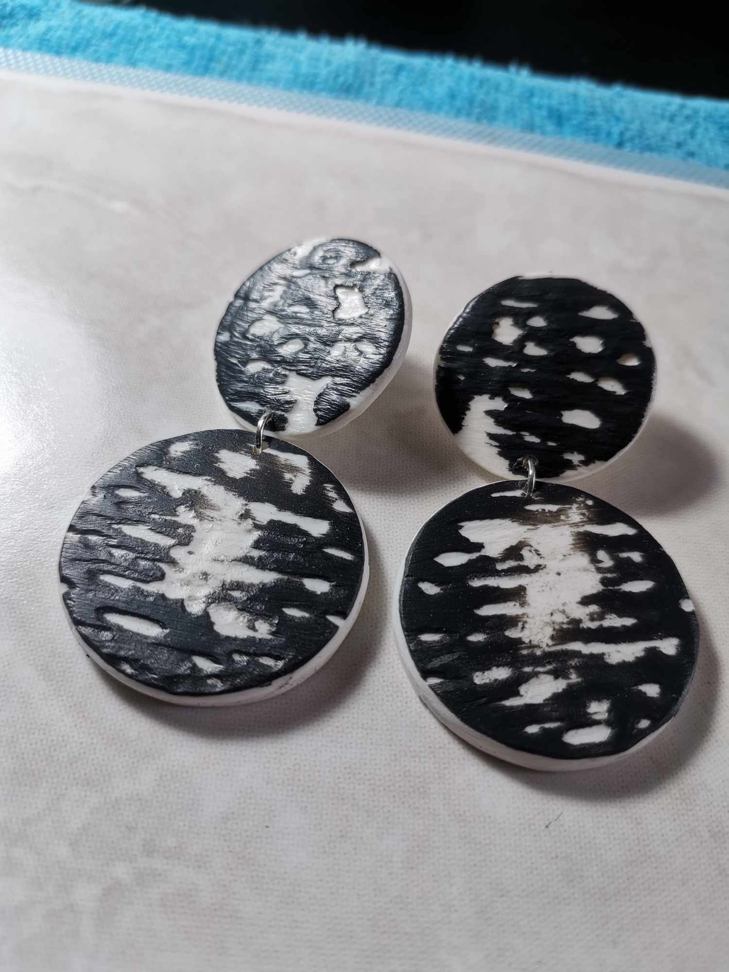 Handmade σκουλαρίκια "damaged" ασπρόμαυρα