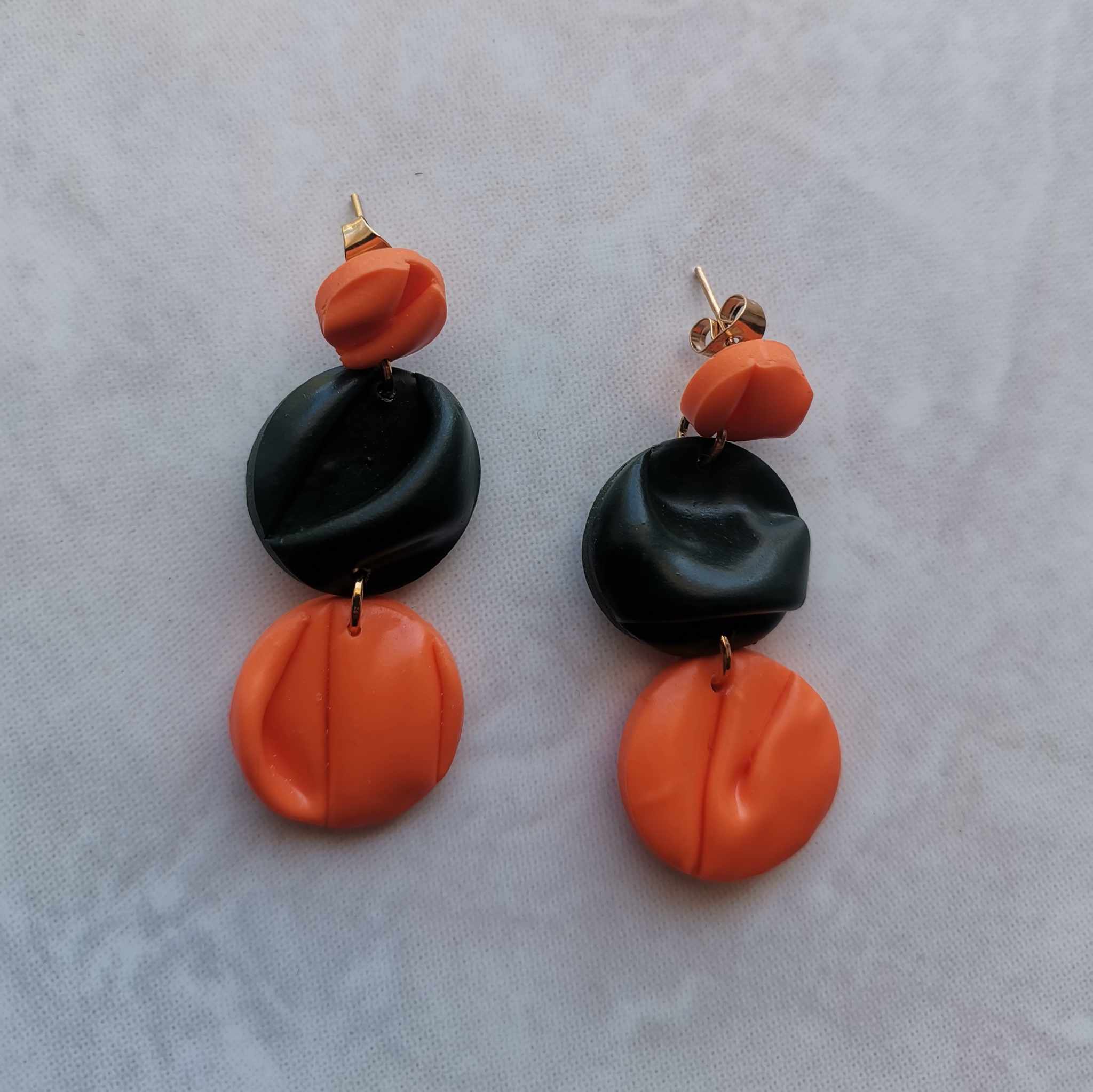 Handmade σκουλαρίκια “silky rounds” σομόν κυπαρισσί