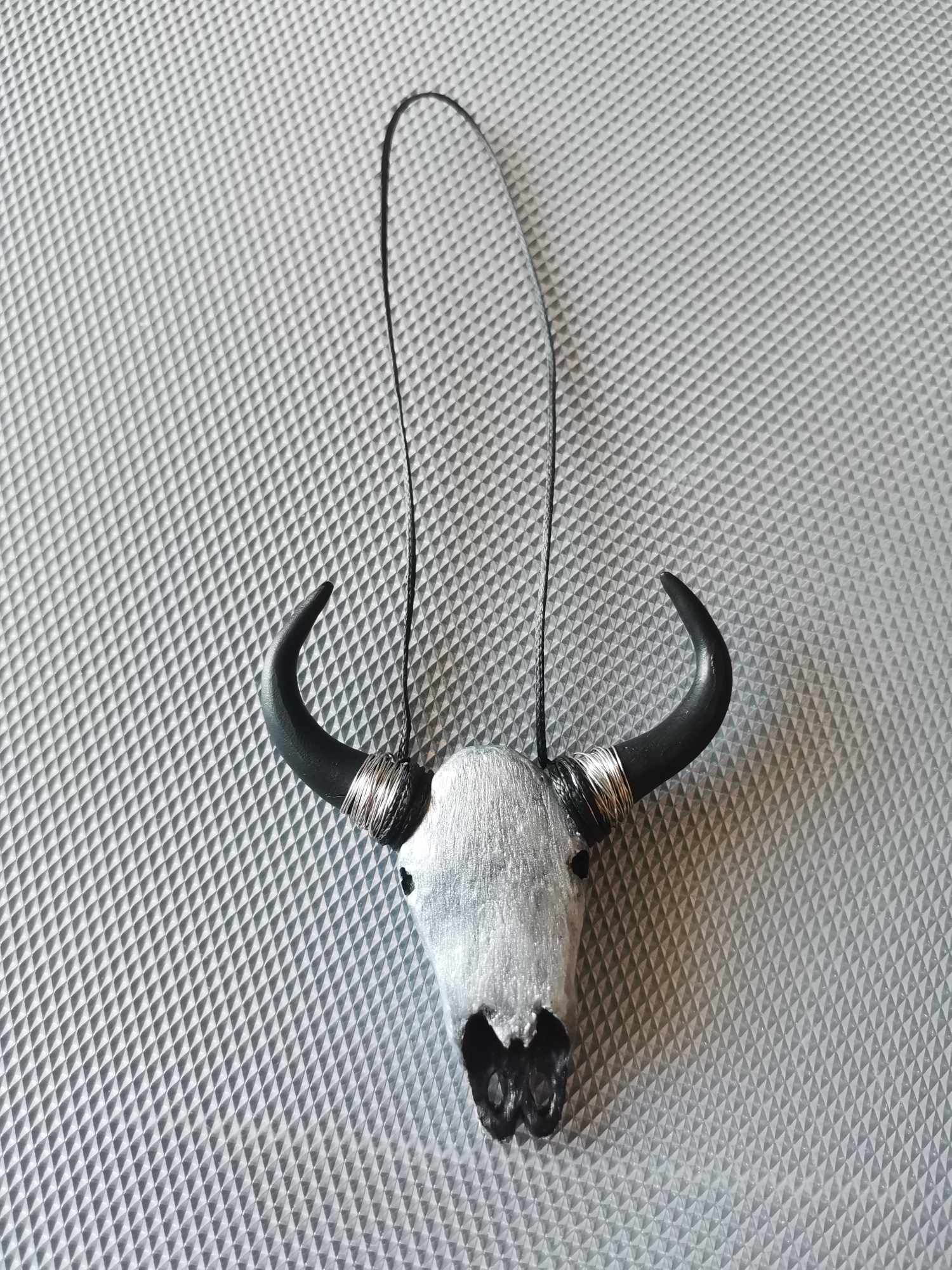 Handmade μπρελοκ “buffalo” μαύρο ασημί