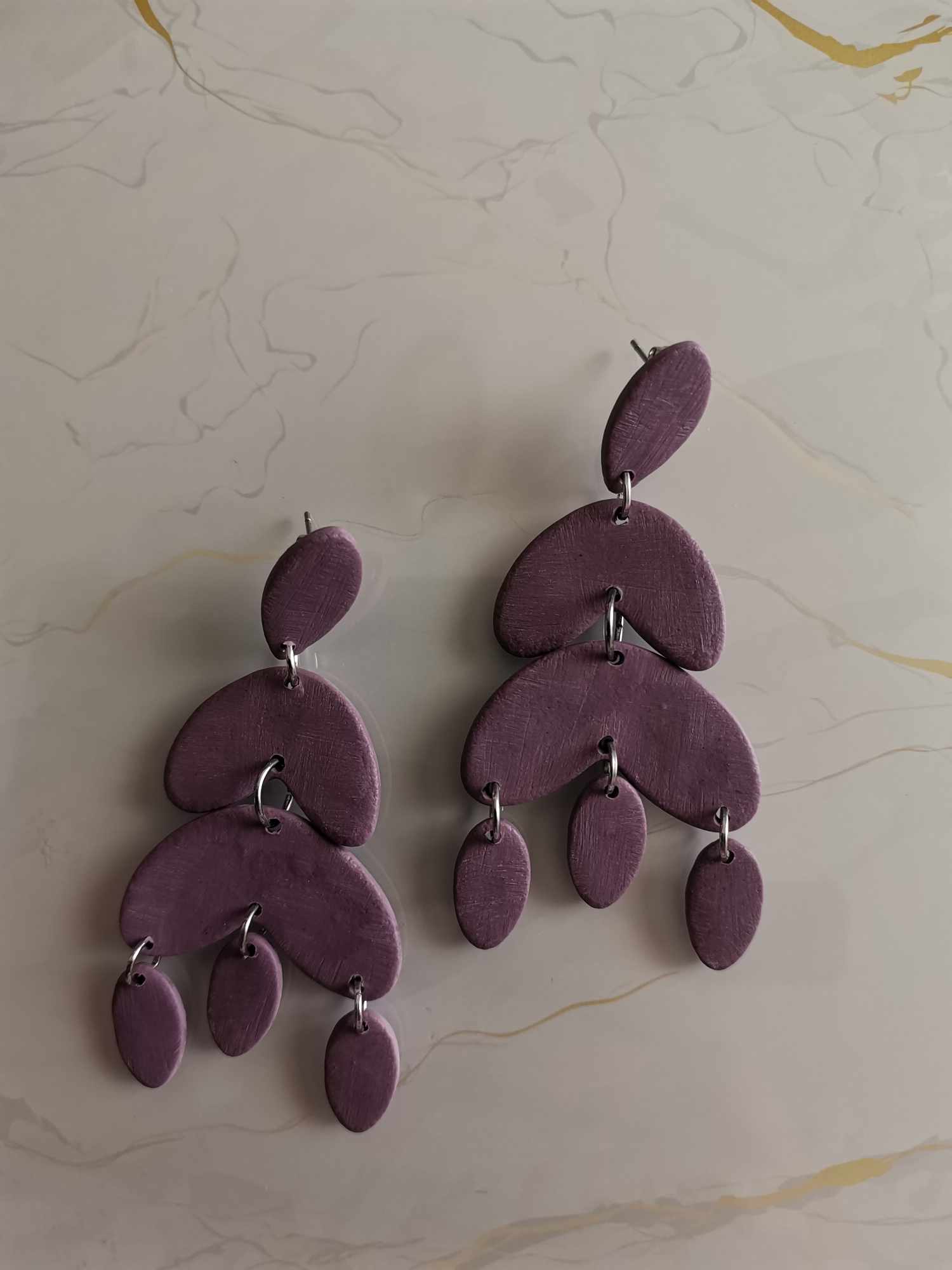 Handmade σκουλαρίκια μωβ "scratches"