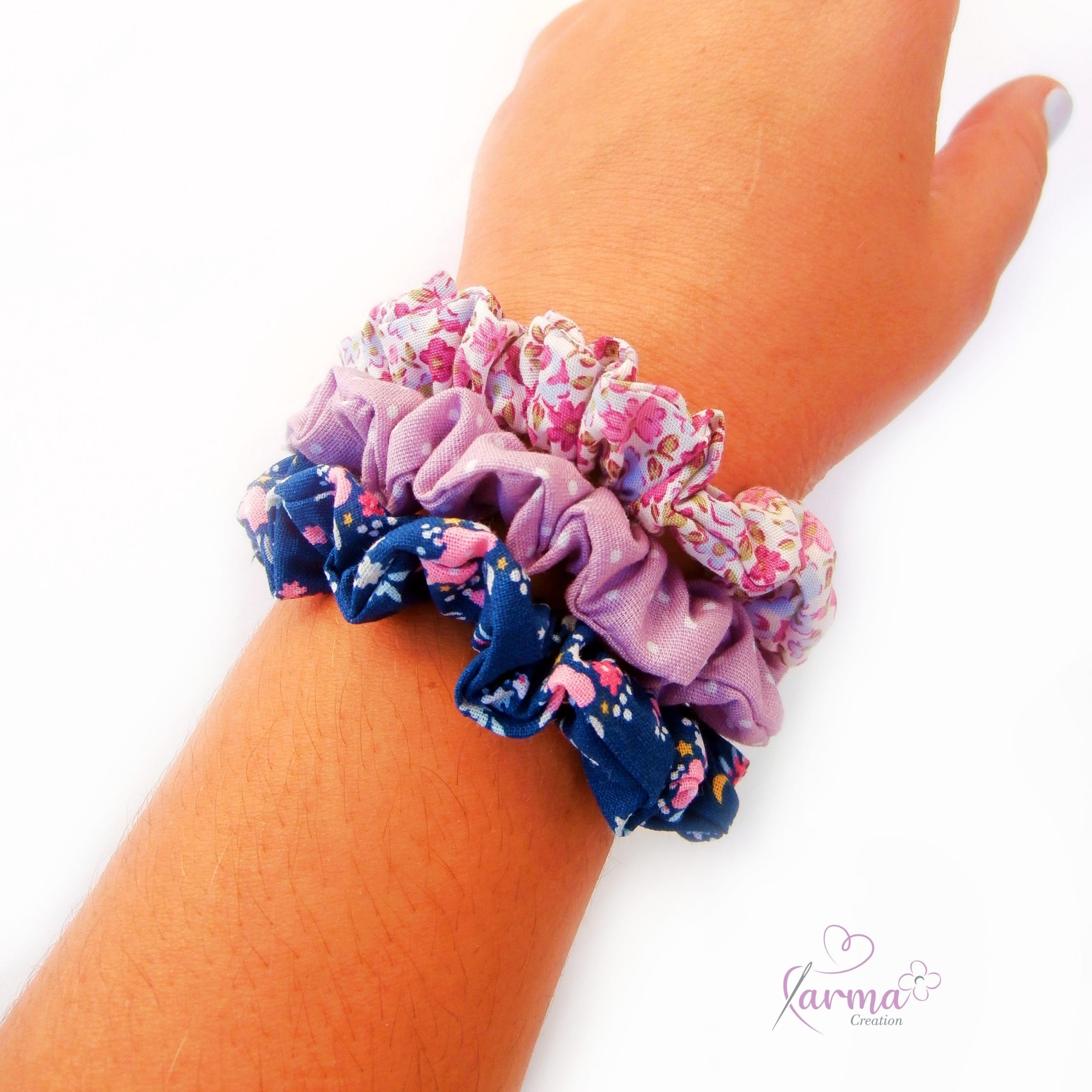 Mini scrunchies σετ των 3 μπλε λευκό φλοράλ